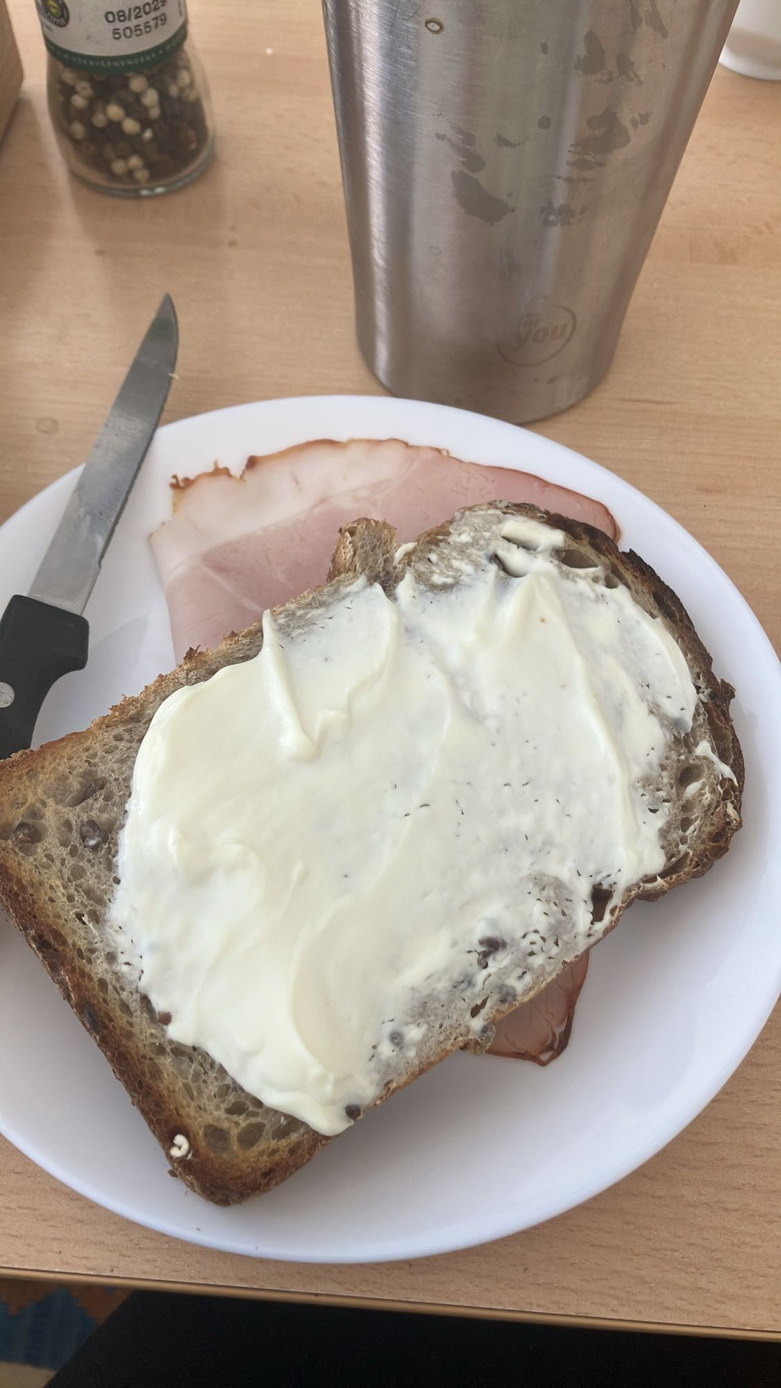 Pão com presunto e requeijão