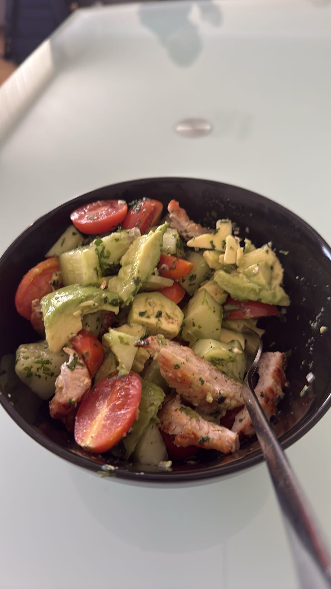 Kip avocado salade