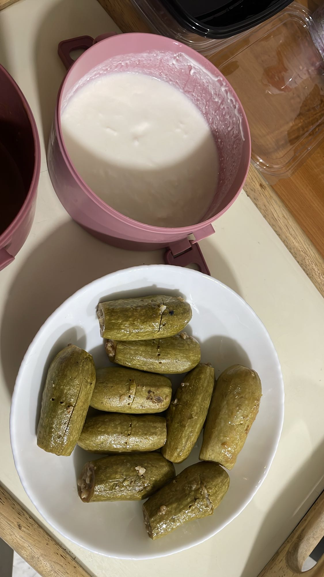 Stuffed zucchini with yogurt