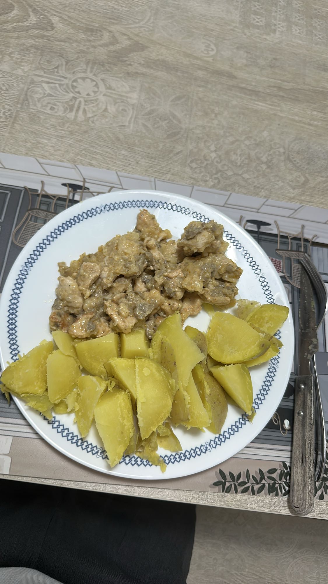 Pollo con camote hervido