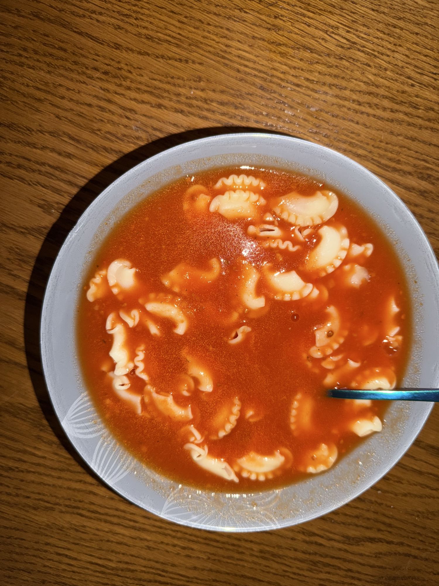 zupa pomidorowa z makaronem