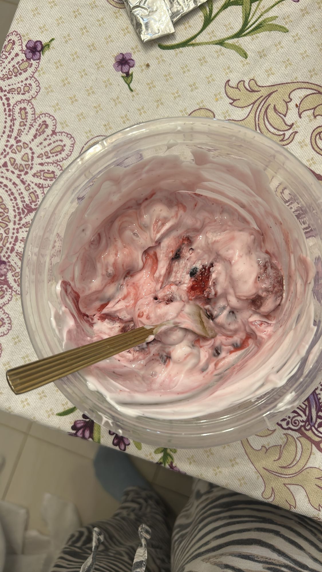 Iaurt cu fructe de pădure