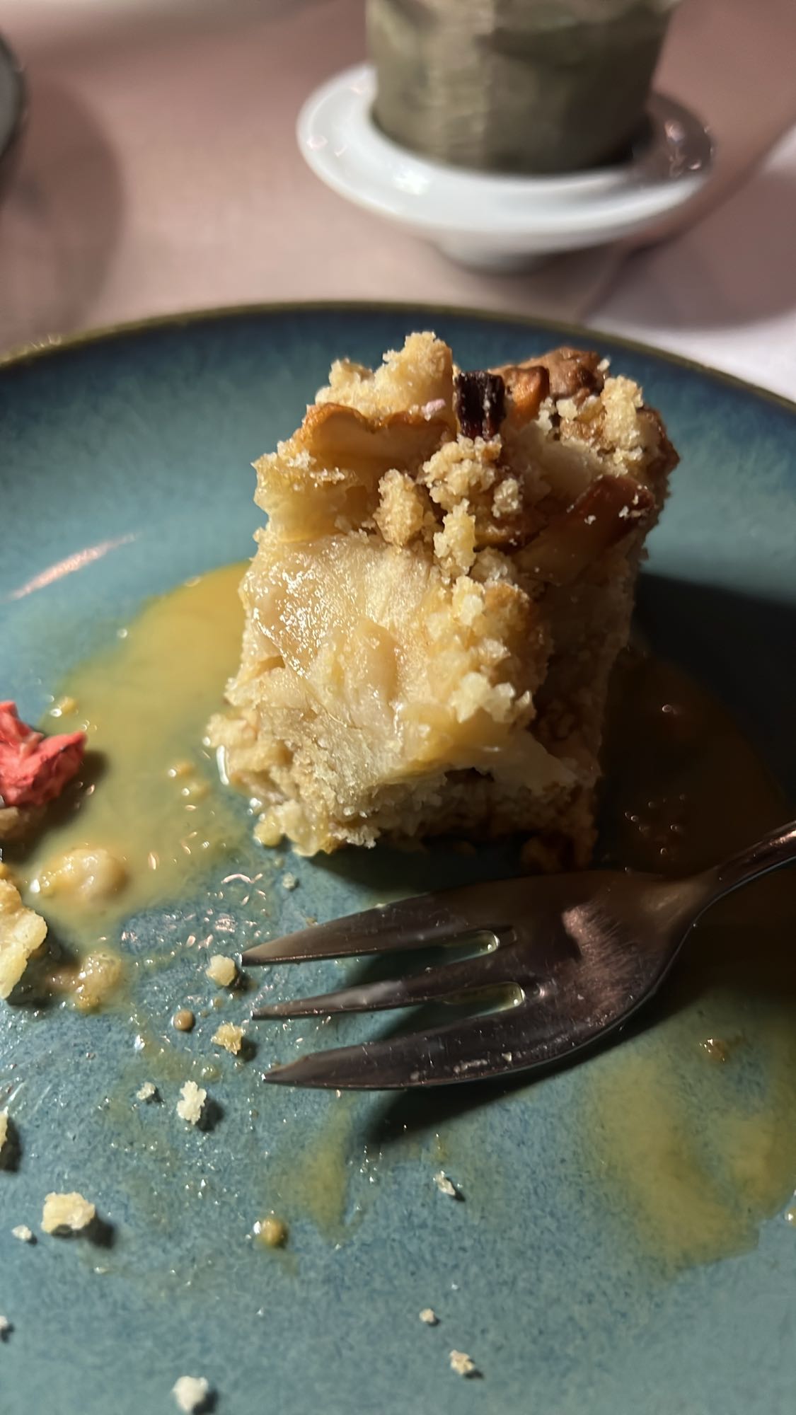 Prăjitură cu mere și crumble