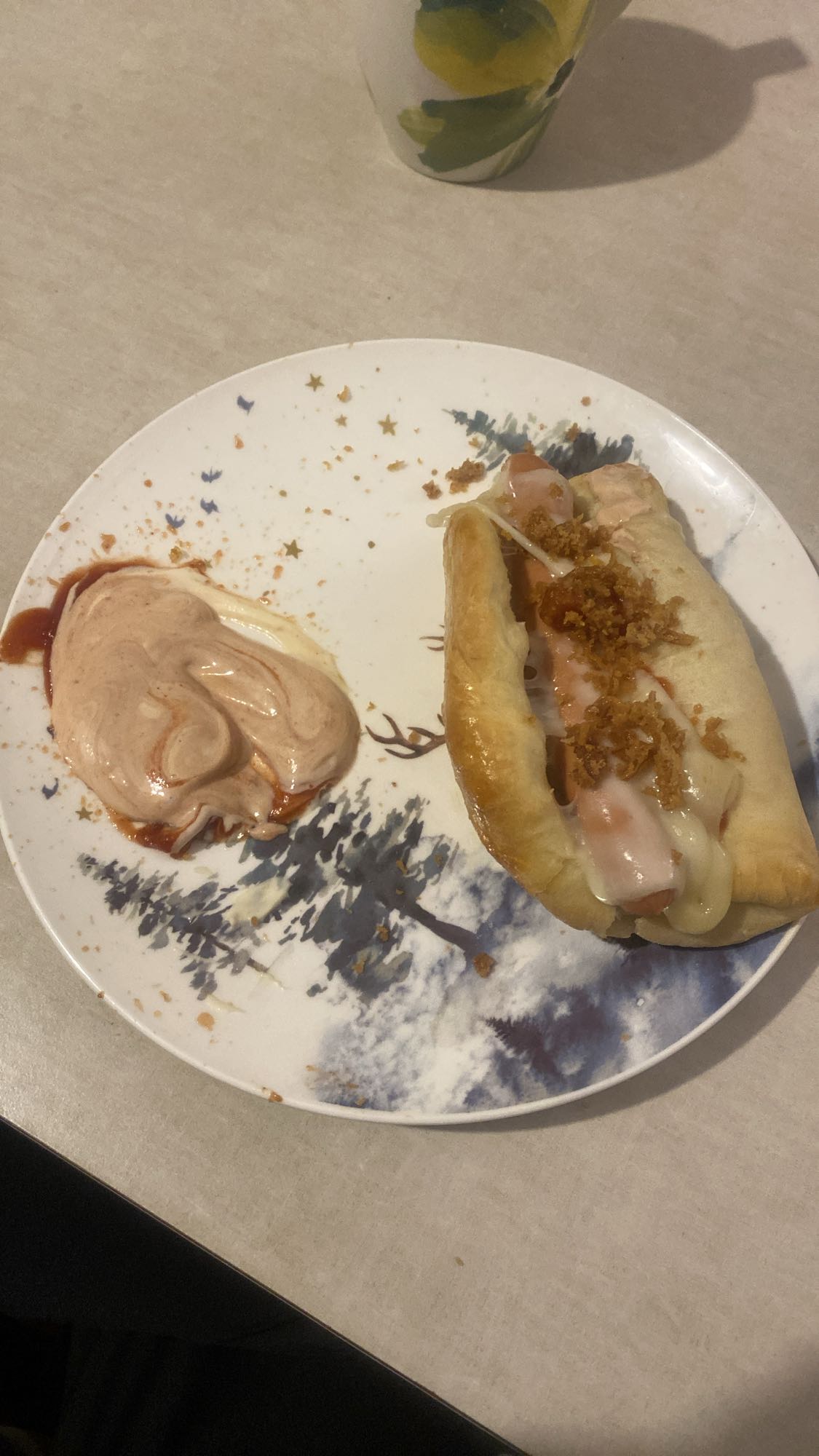 hot dog z sosem