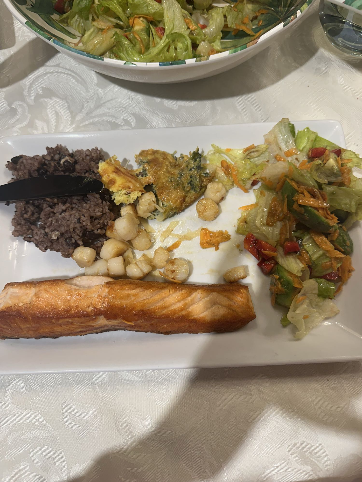 Plato variado con salmón