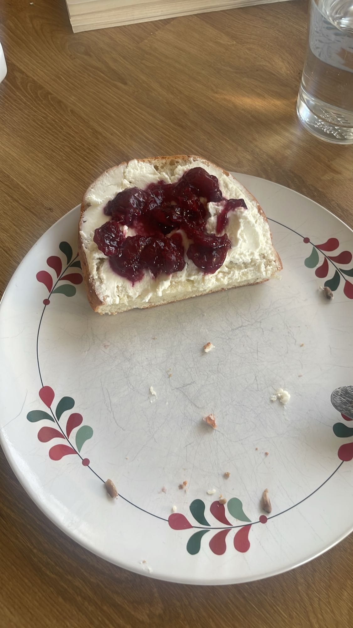 Tost z twarogiem i dżemem