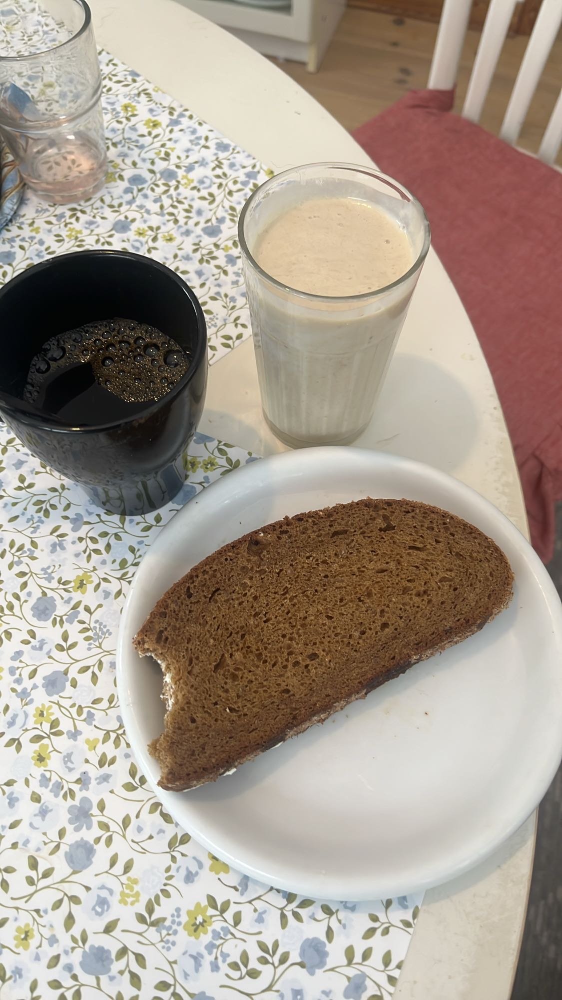 Rågbröd, kaffe & smoothie