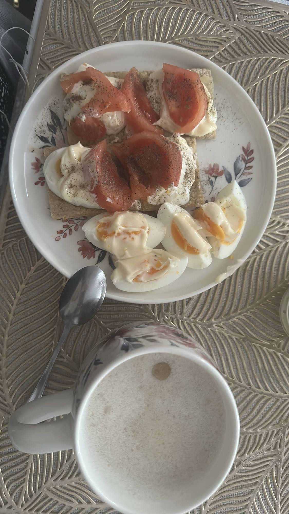 Jajka z chrupkim pieczywem