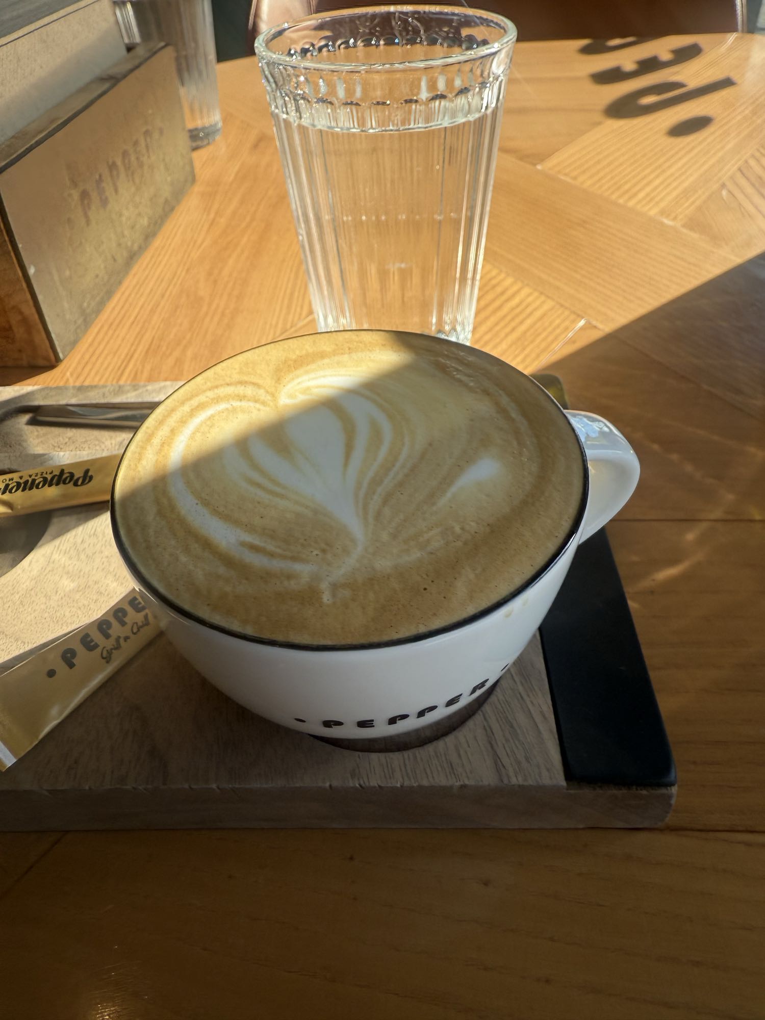 Cappuccino și apă