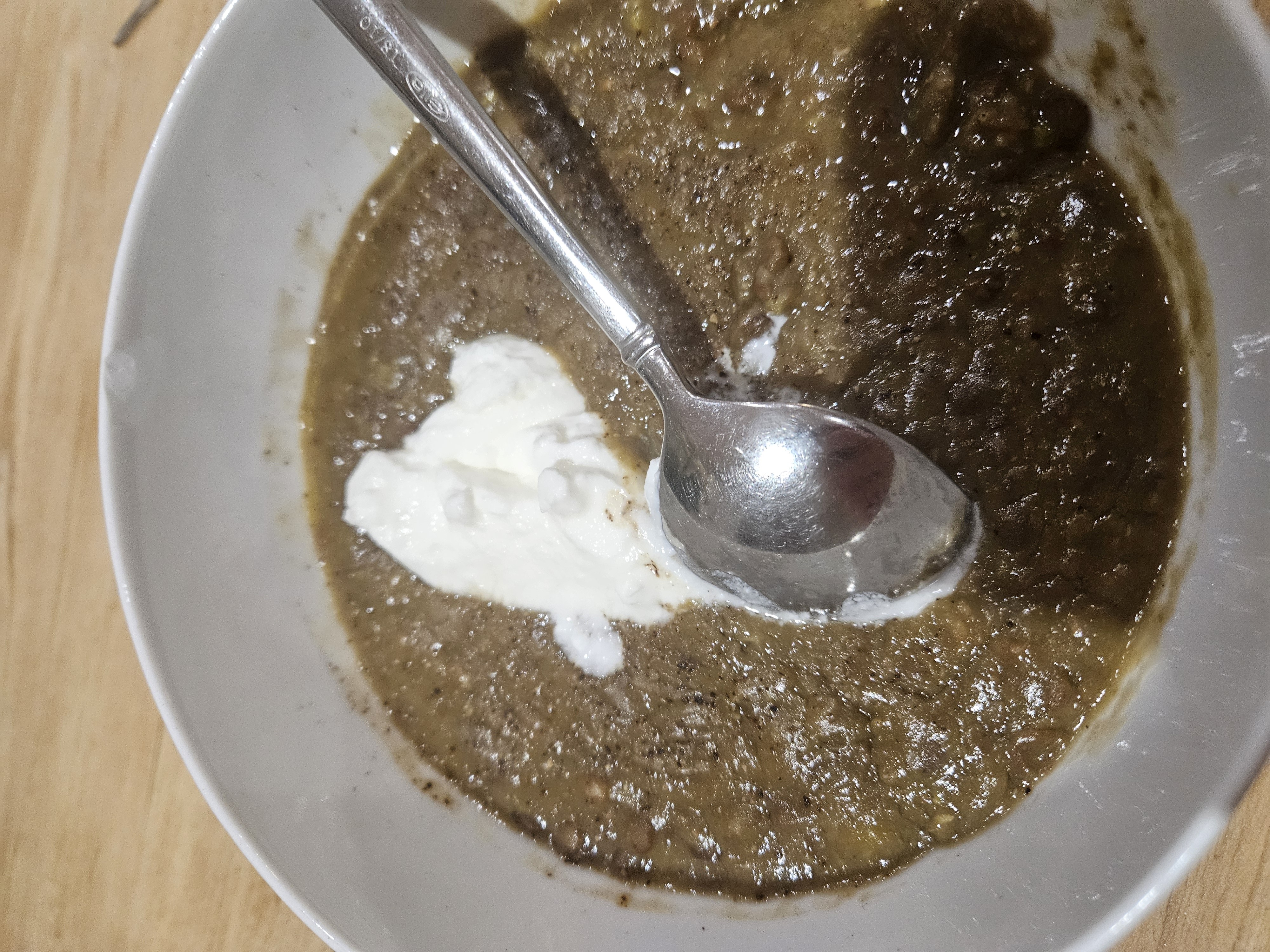 Lentil soup with yogurt