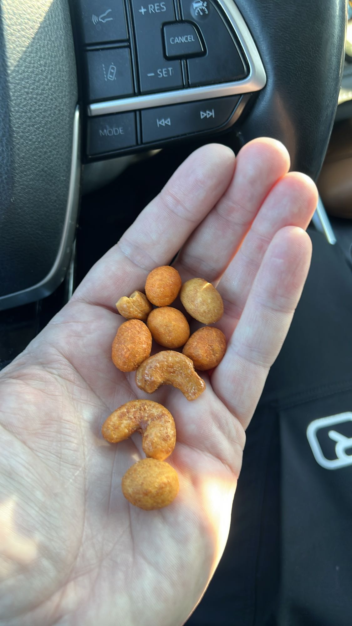 Nuci și arahide prăjite