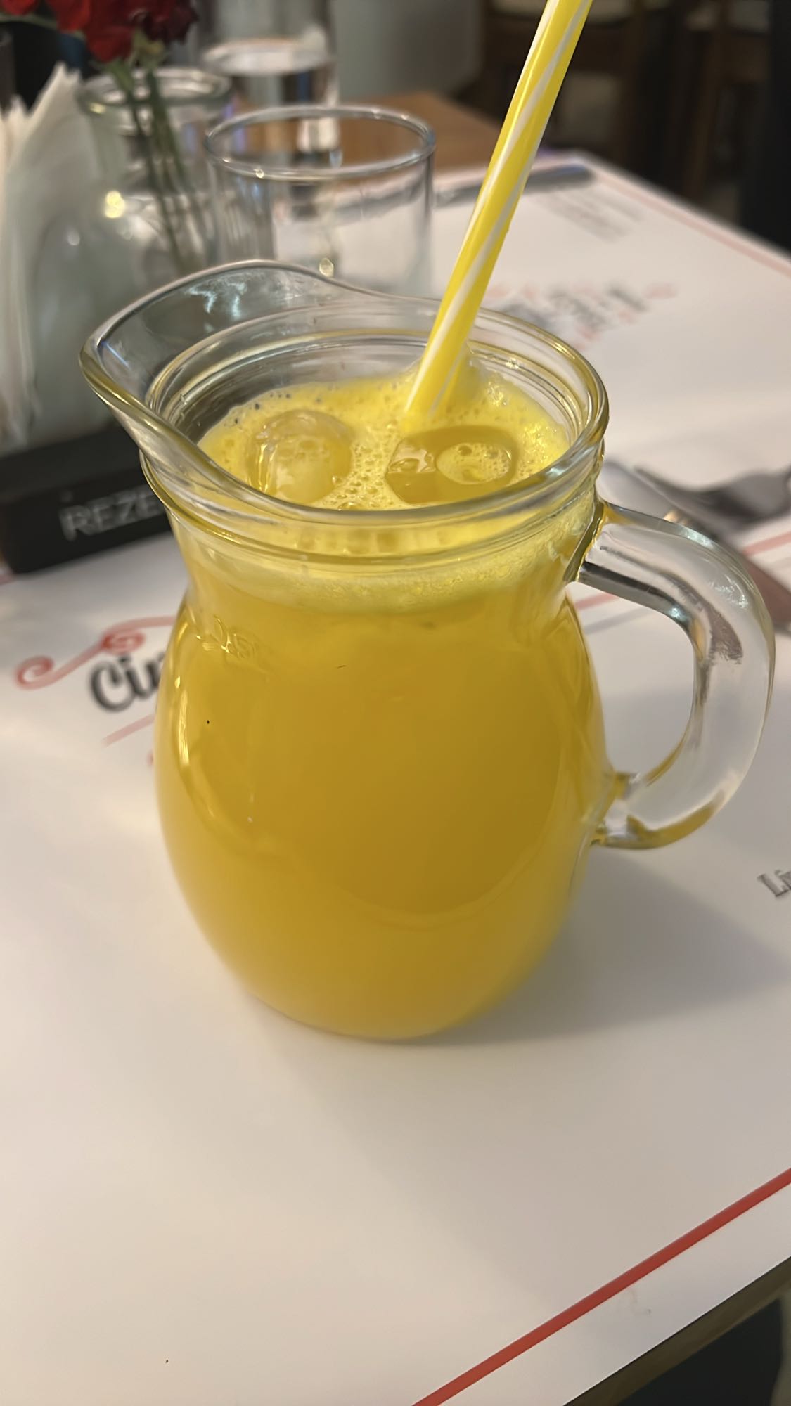 Suc de portocale proaspăt