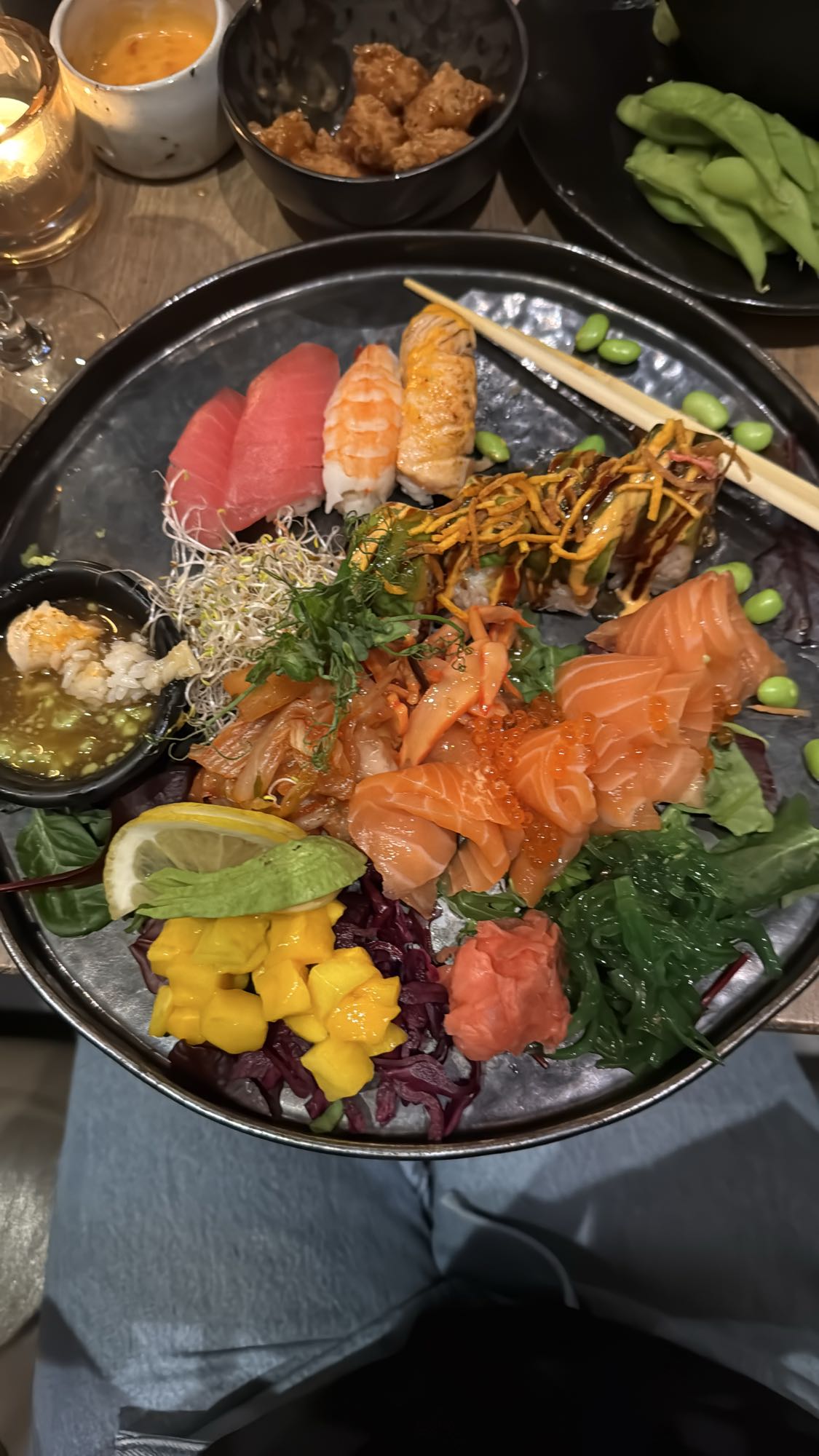 Sushitallrik & sashimi