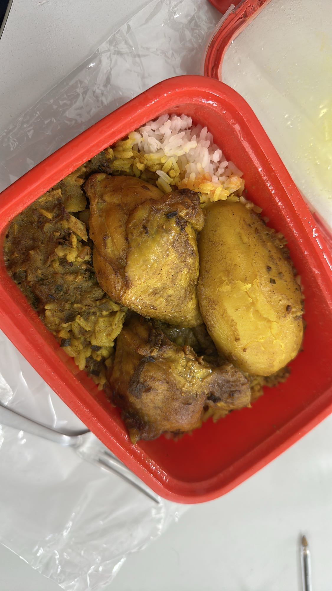 Poulet, riz et pomme de terre