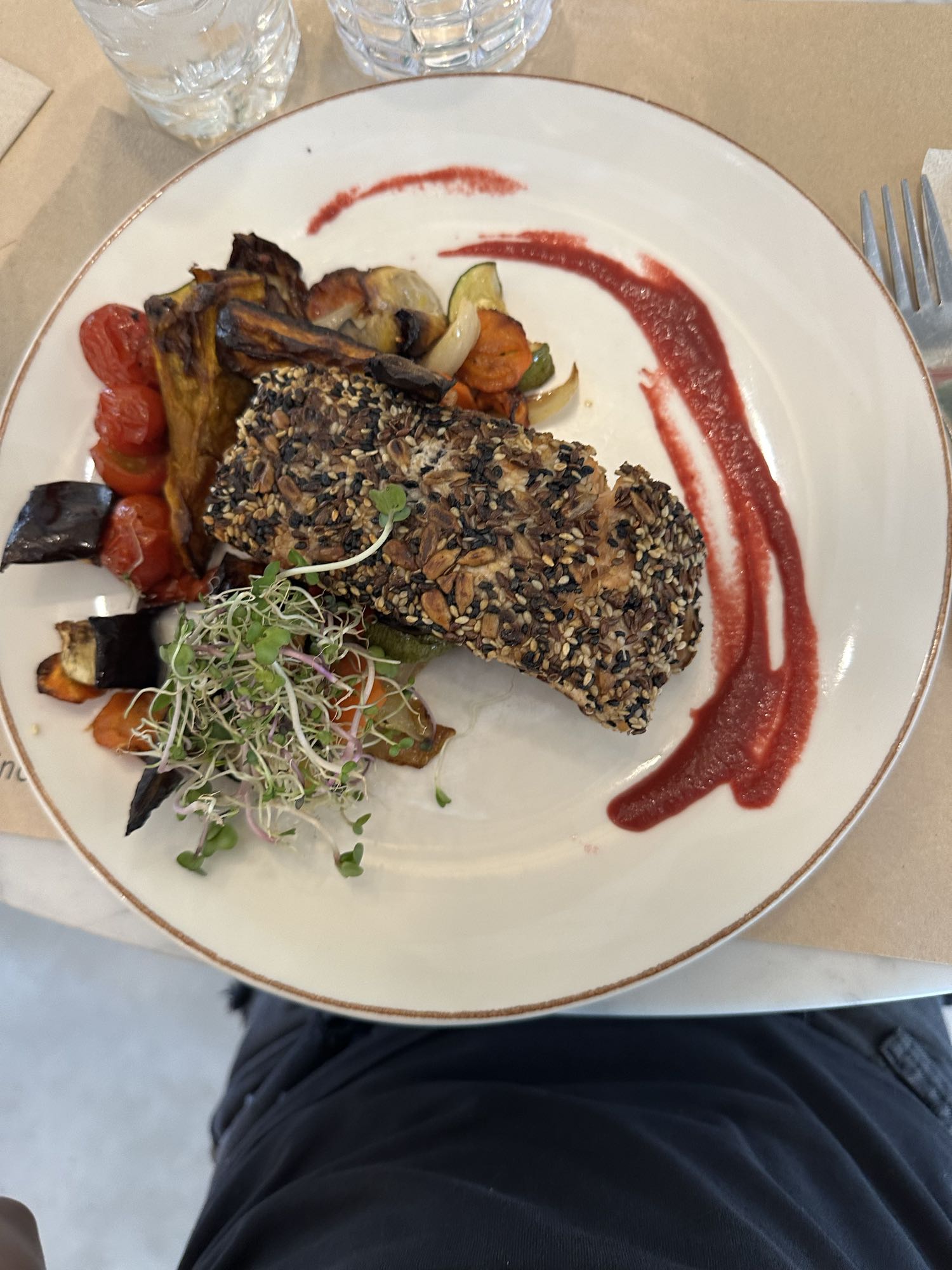 Tofu empanizado y verduras