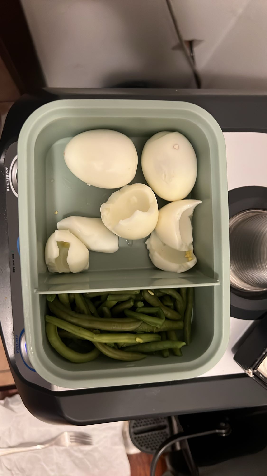 Haşlanmış Yumurta ve Fasulye