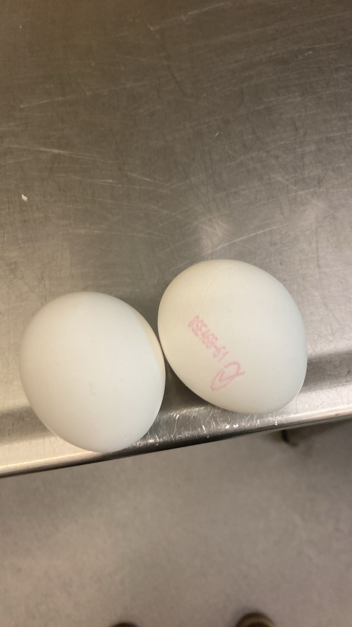 Två kokta ägg