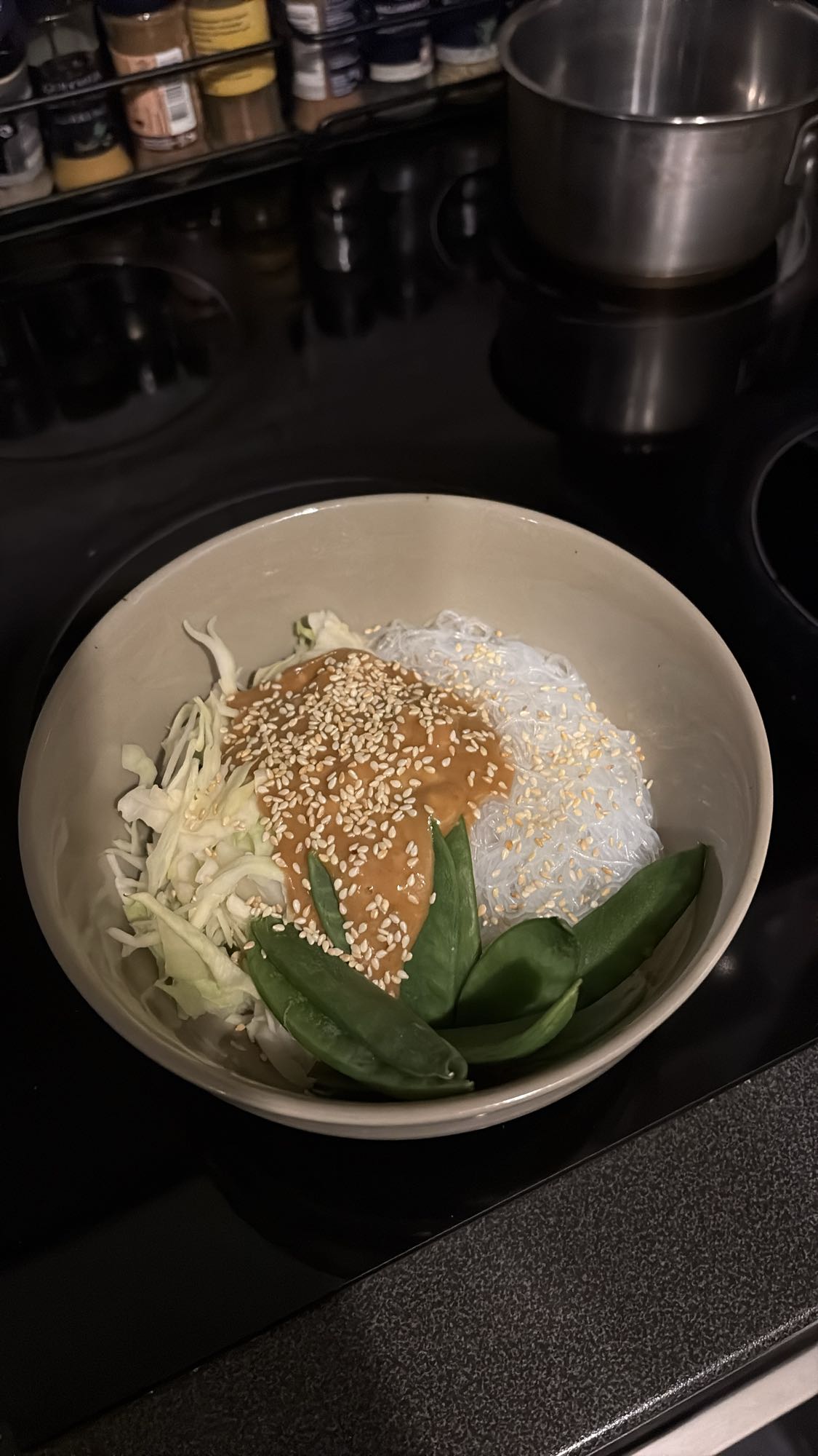 Glasnudelsallad med jordnötssås