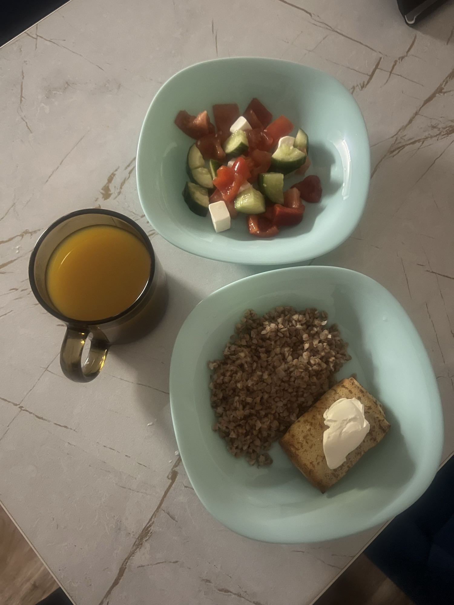 Гречка, салат и блинчик