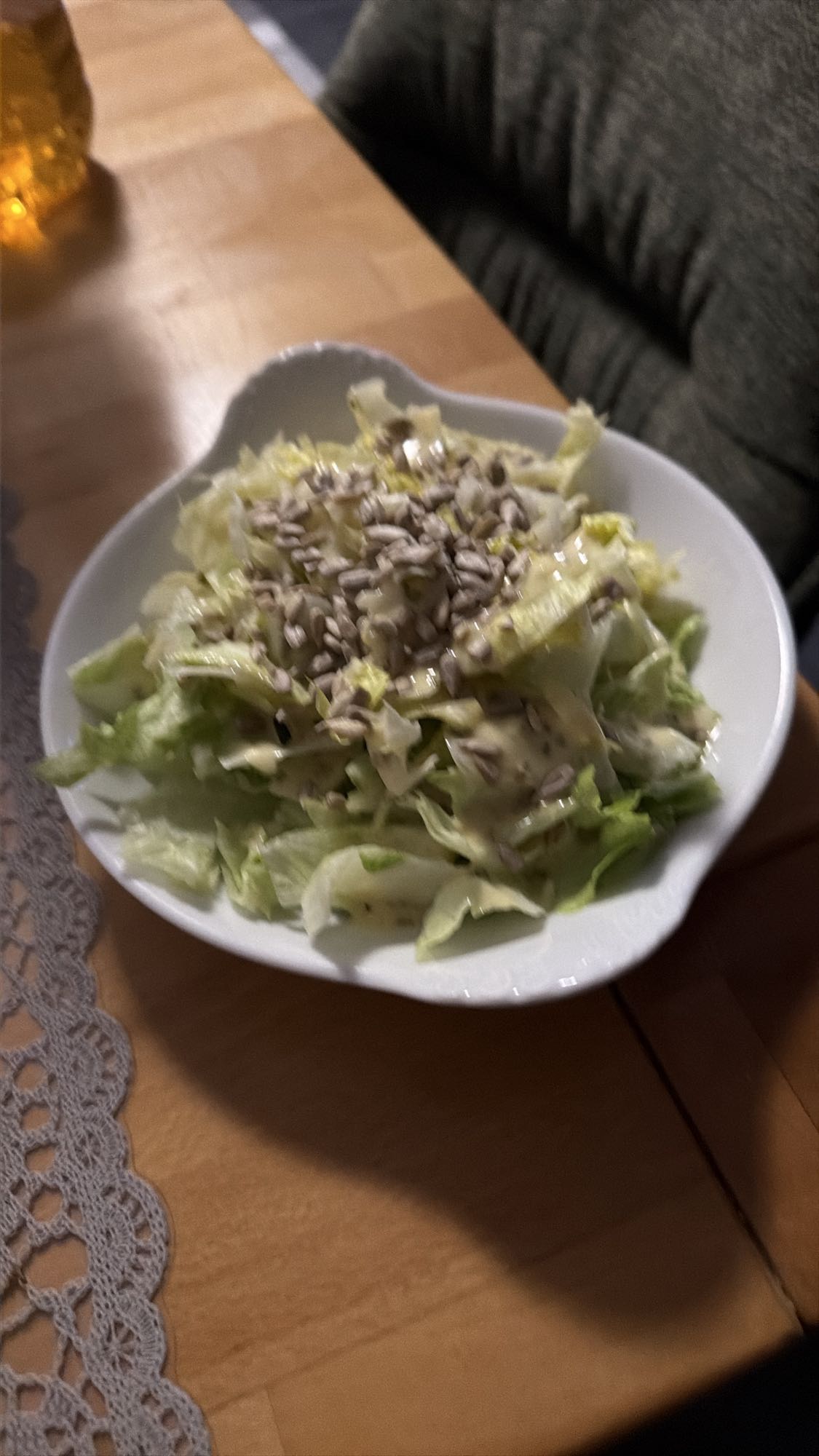 Krautsalat mit Sonnenblumenkernen