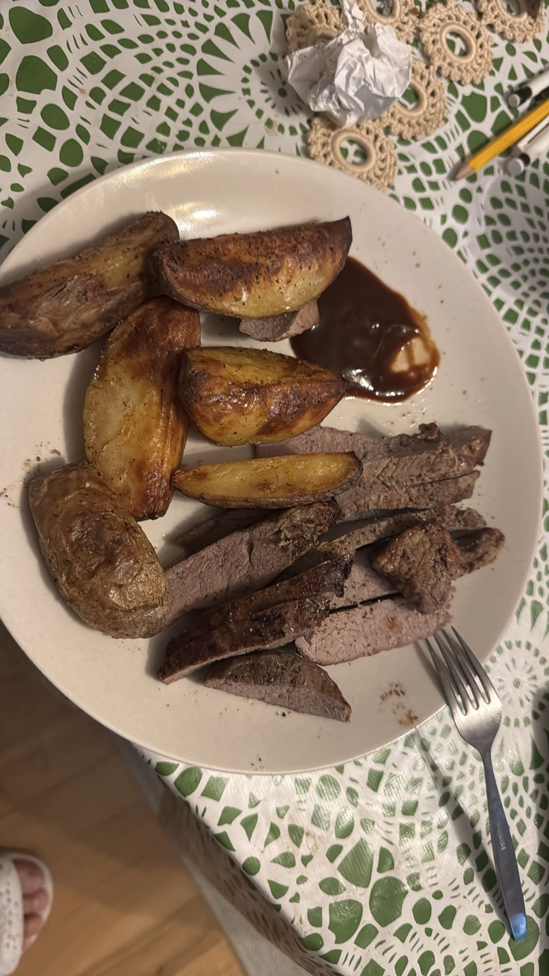 Biff med potatisklyftor