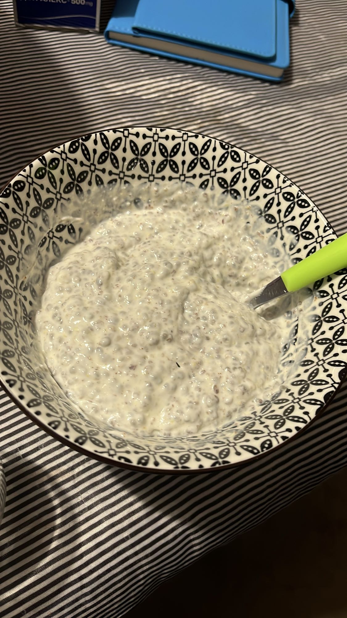 Чиа пудинг с кисело мляко