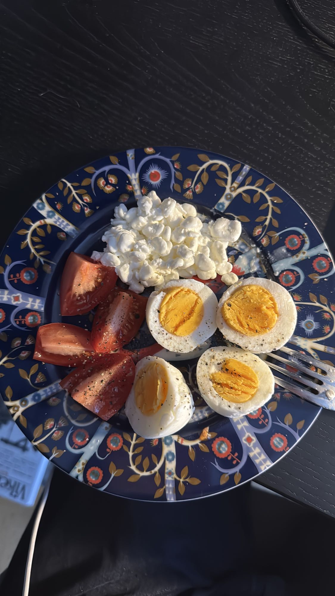 Eggs, Tomato & Cottage Cheese