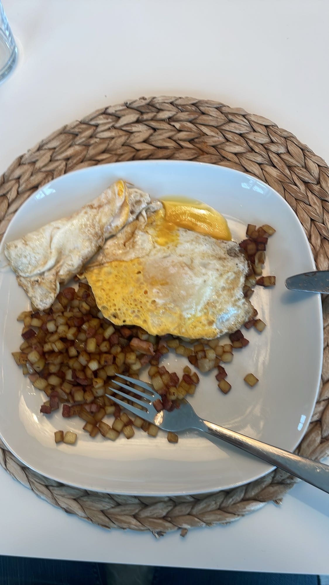 Stekt ägg och pyttipanna