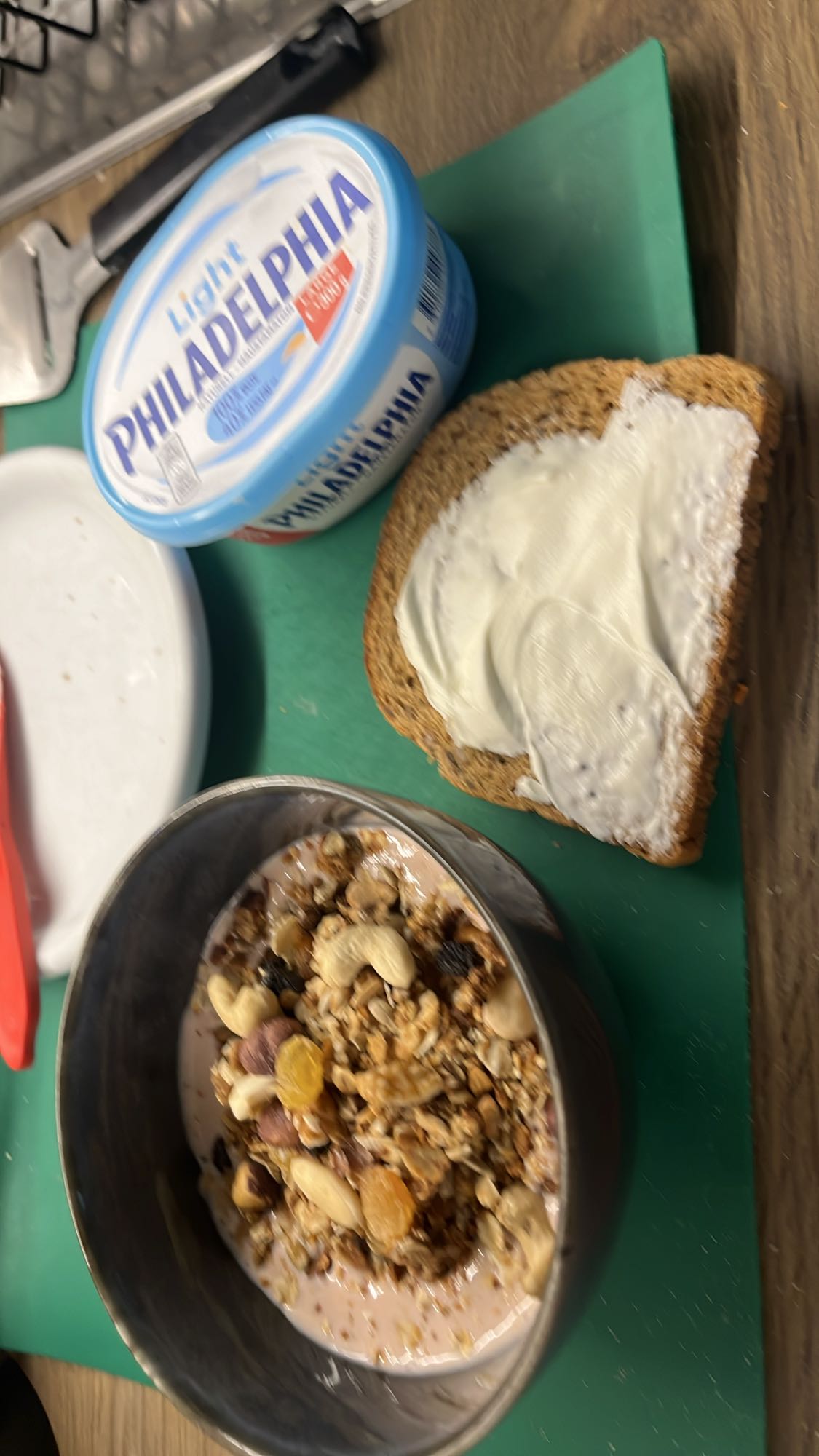 Yoghurt med müsli & macka