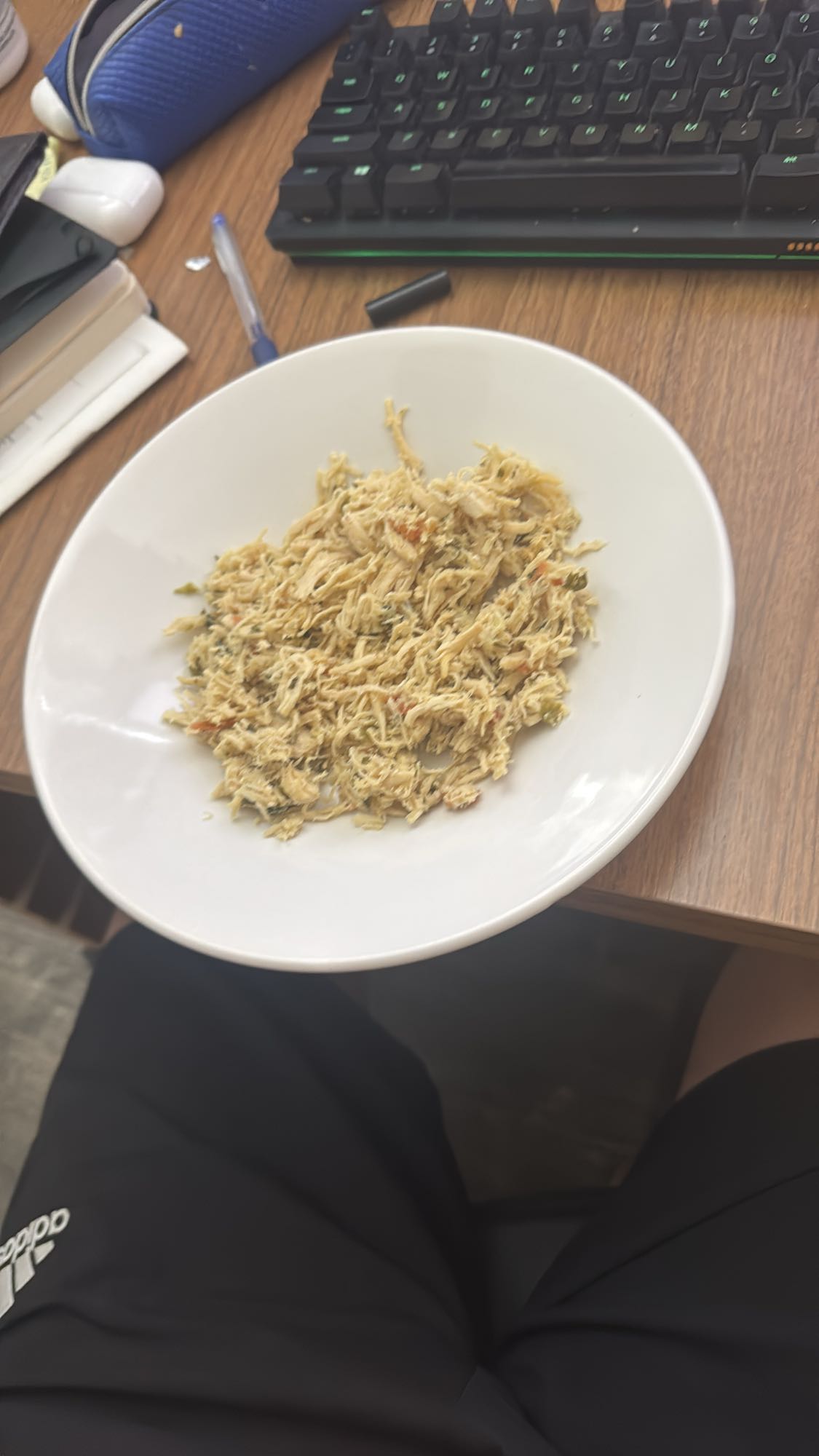 Frango desfiado simples