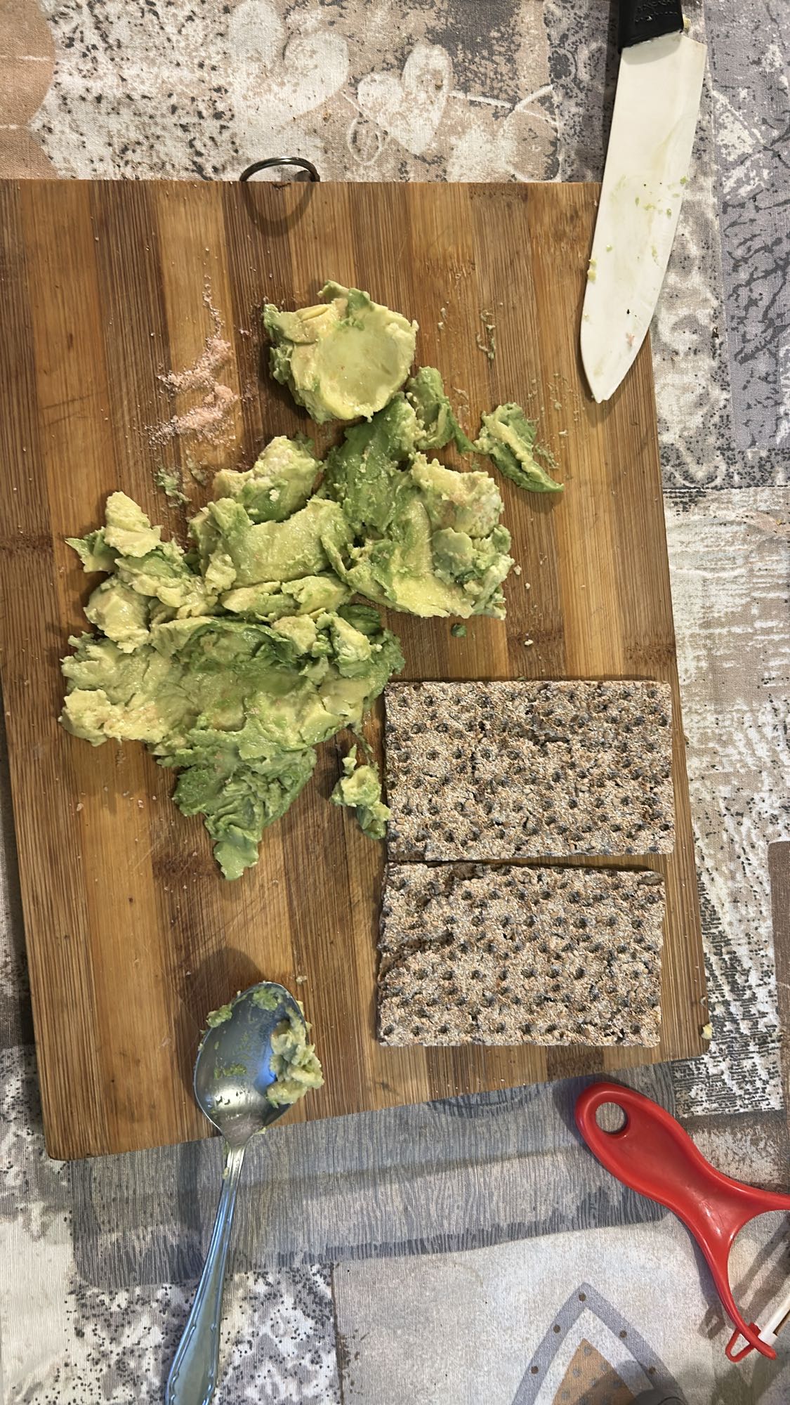 Paine crocanta cu avocado