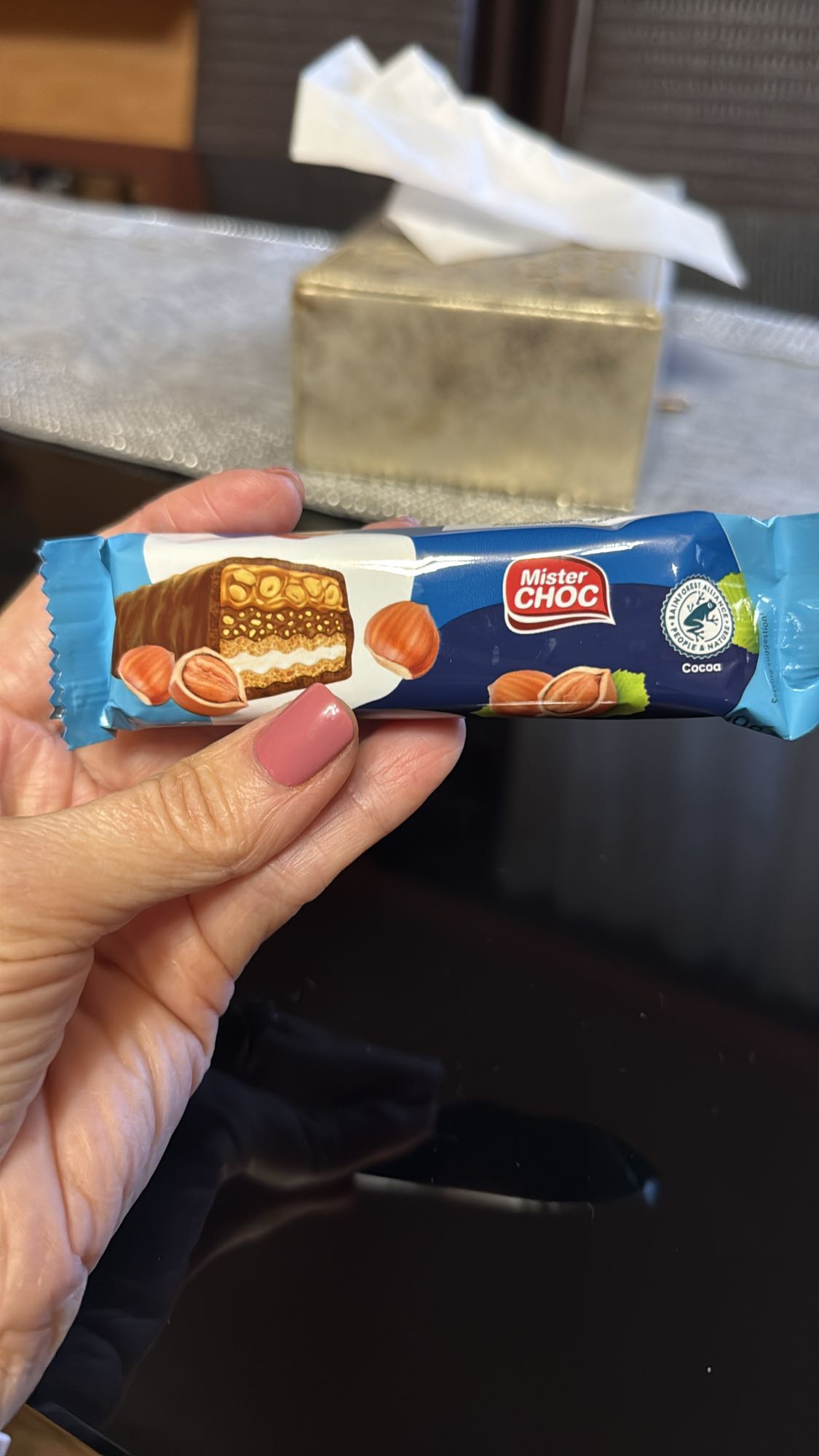 Baton Mister Choc cu alune