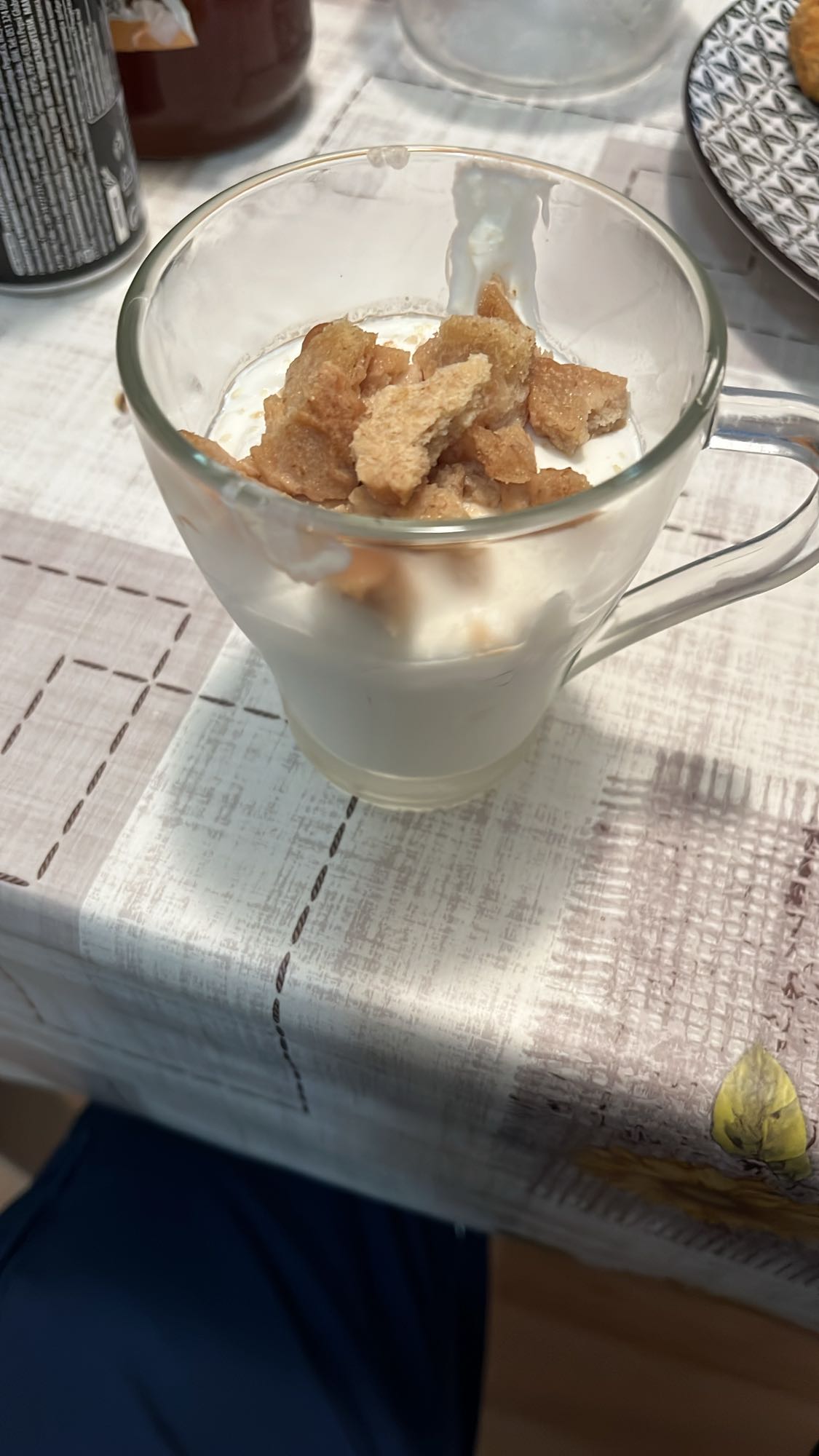 Кисело мляко с хляб