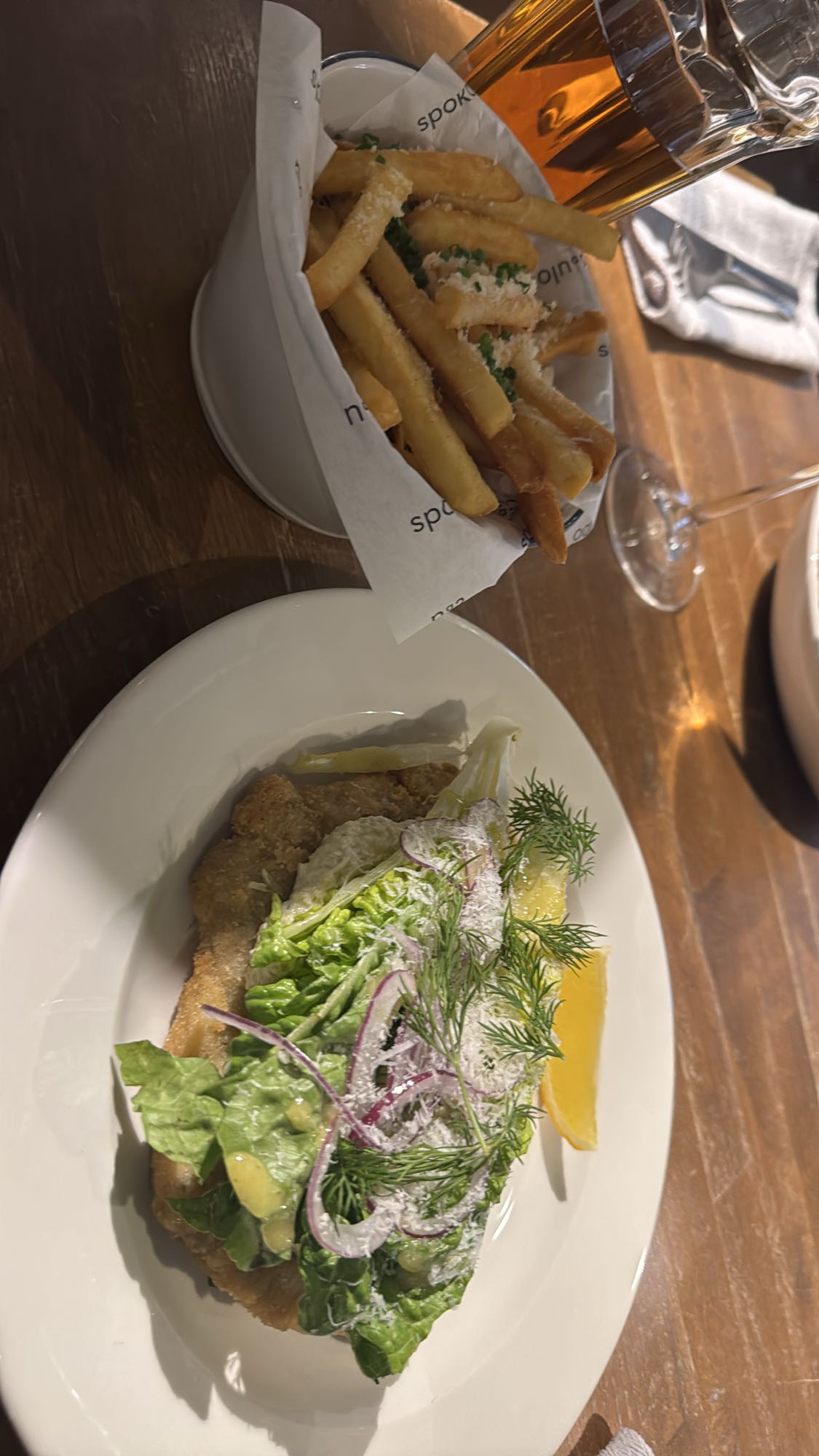 Kotlet schabowy z frytkami