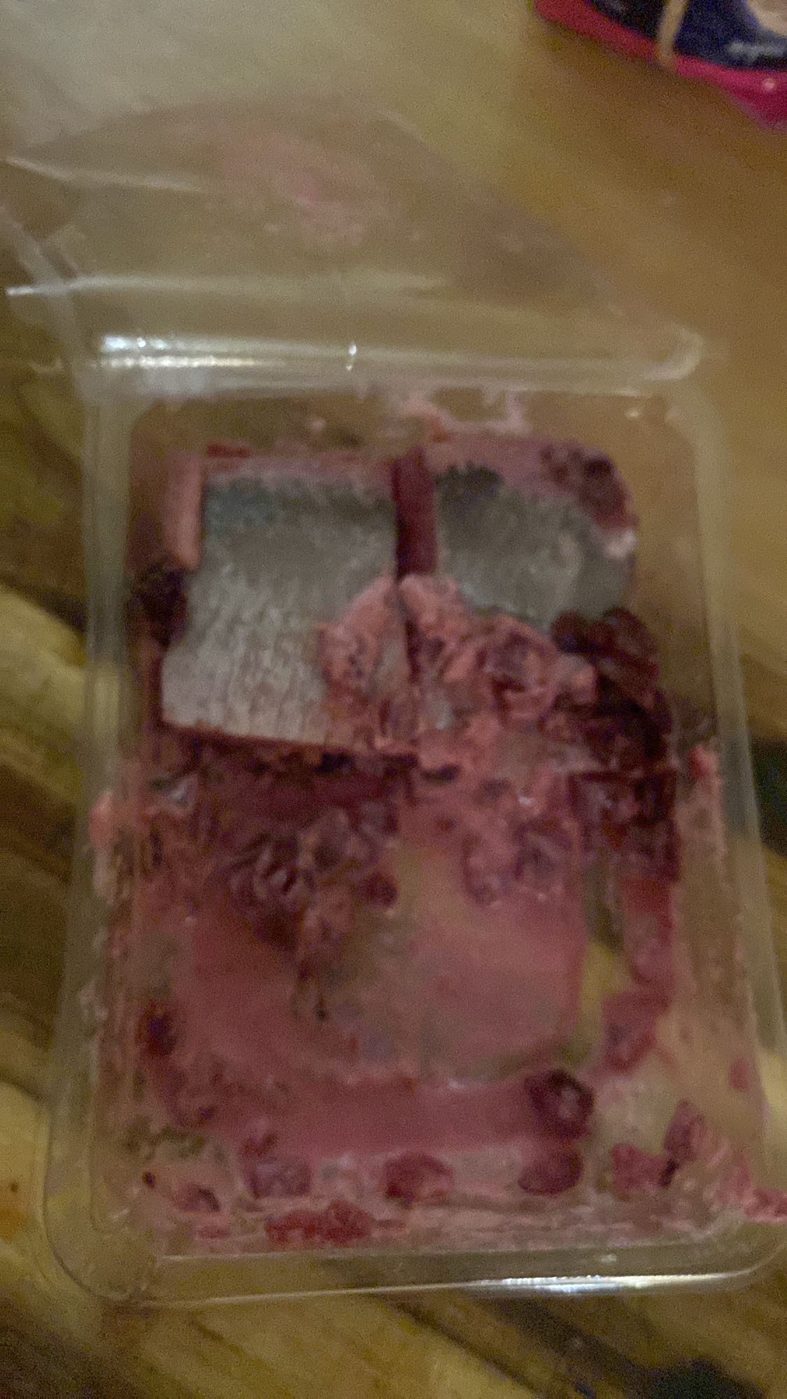 śledź w sosie buraczanym