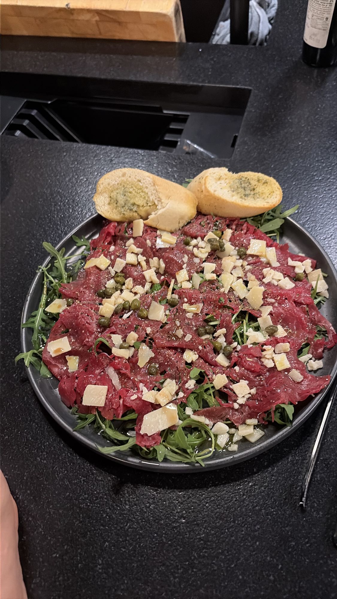 Carpaccio wołowe z rukolą