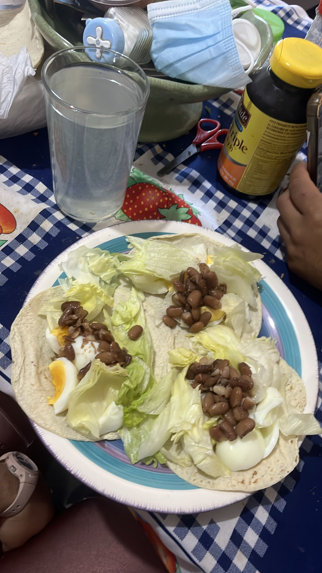 Tacos de huevo y frijoles