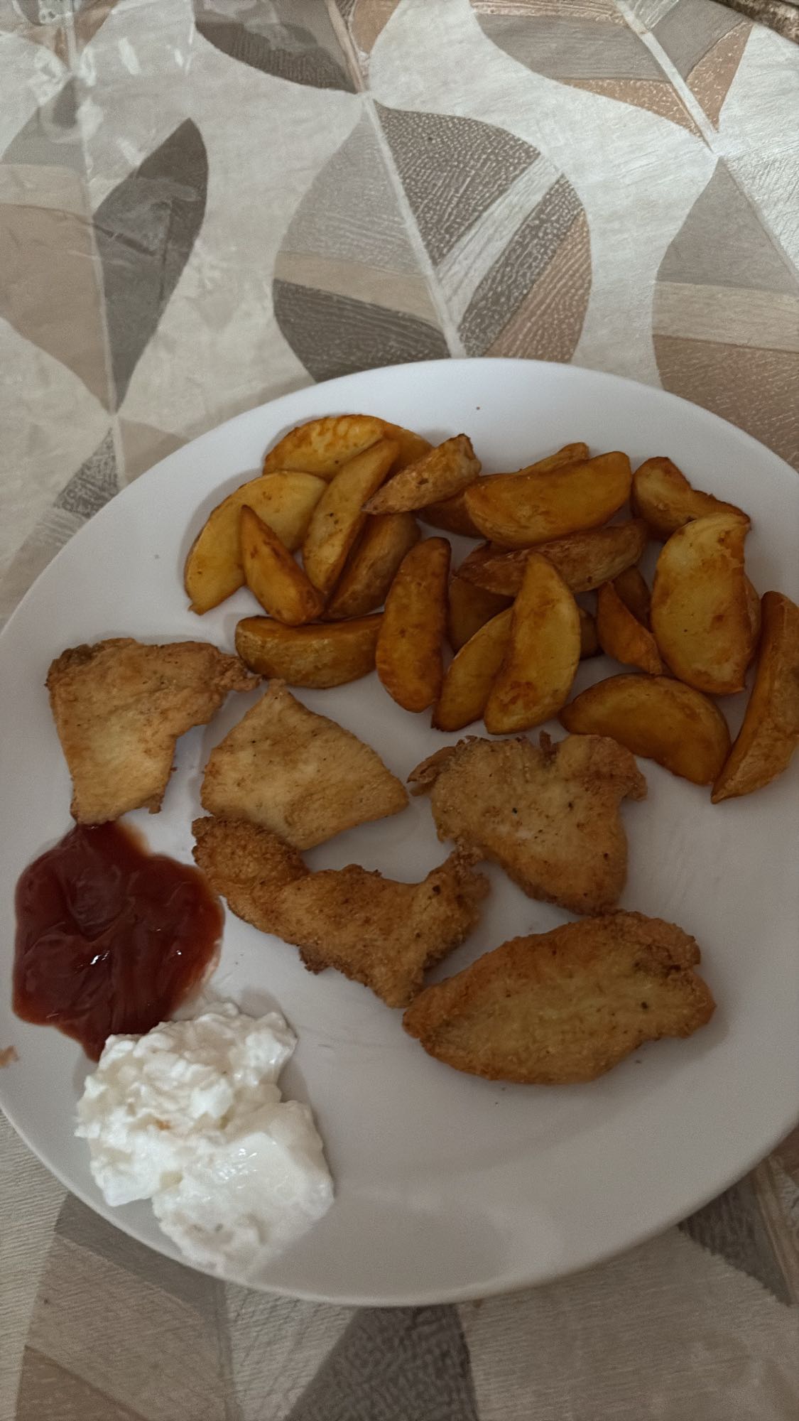 pollo empanizado con papas