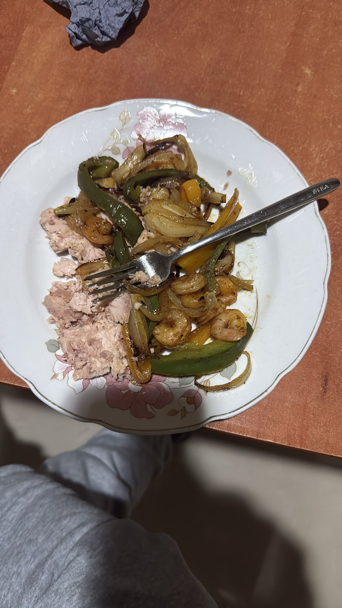 Tuna shrimp veggie plate