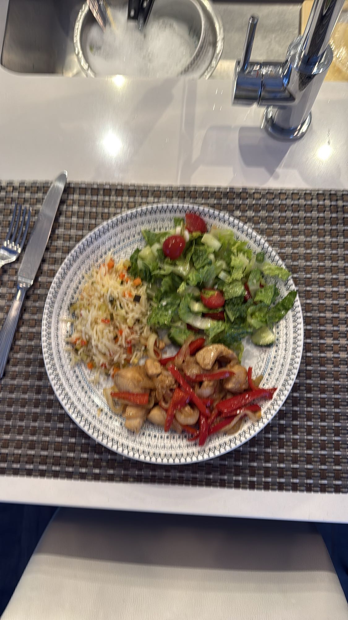 Poulet, riz et salade