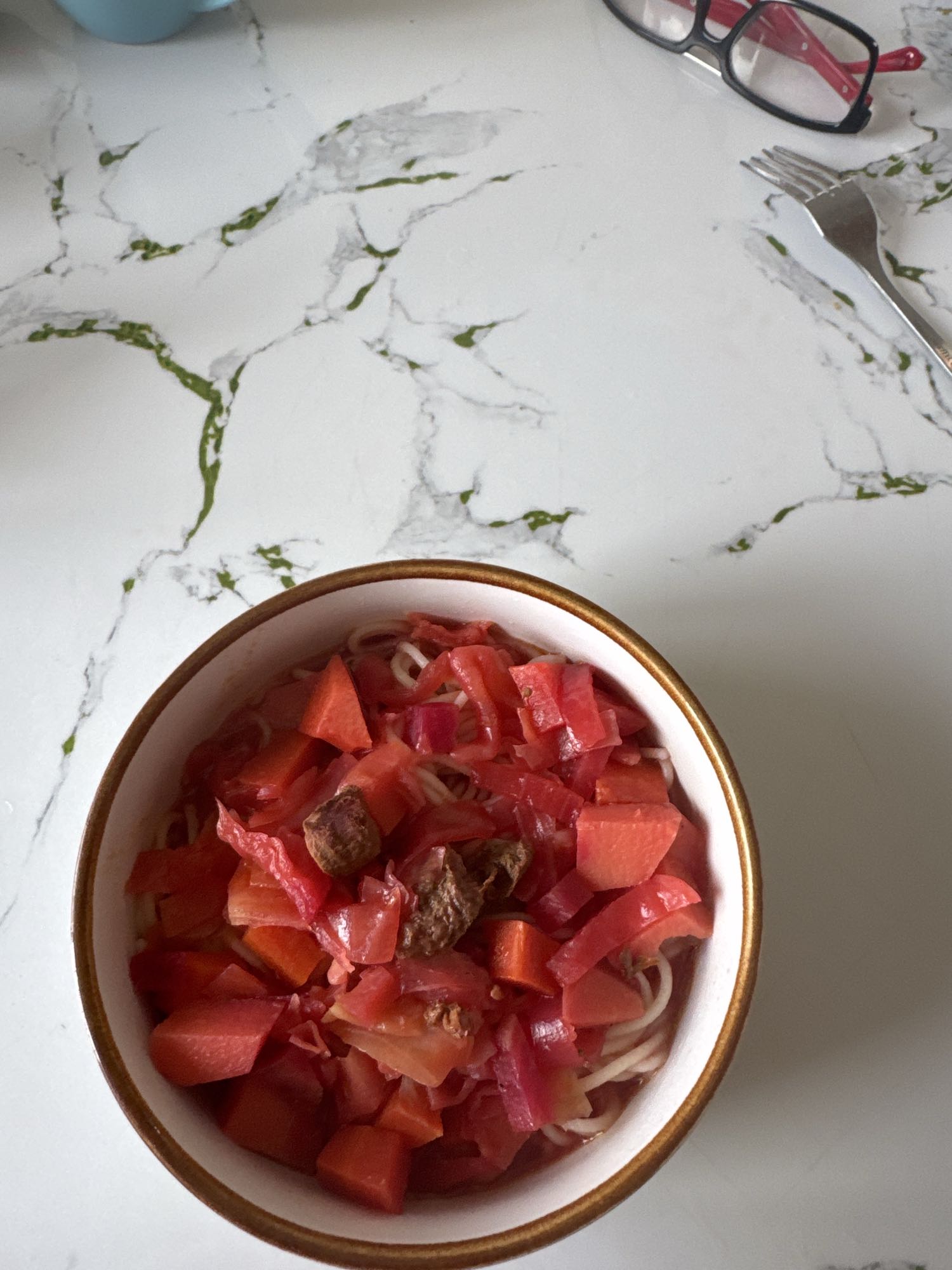 лапша с овощами и мясом