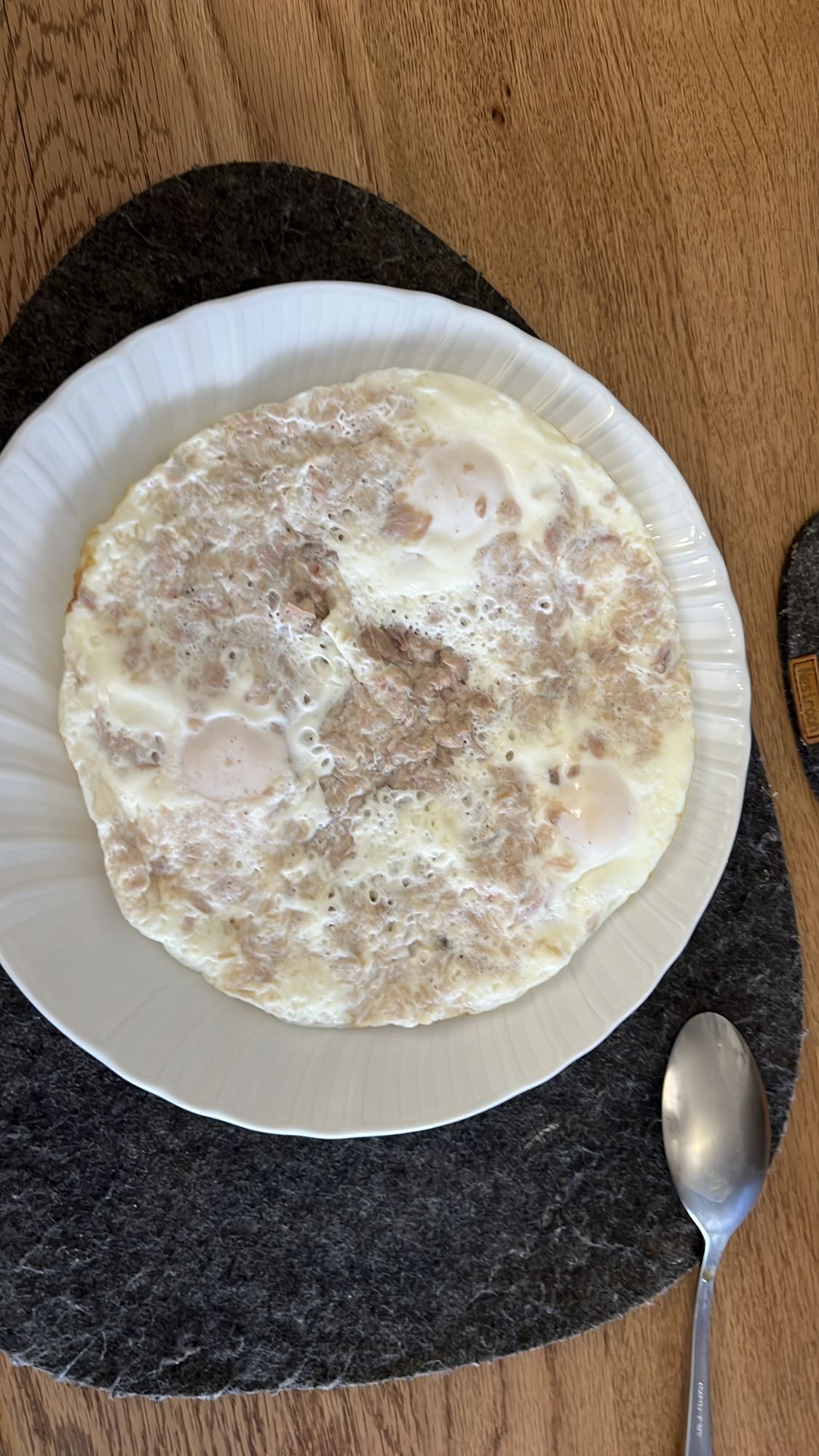 Tonbalıklı Yumurta