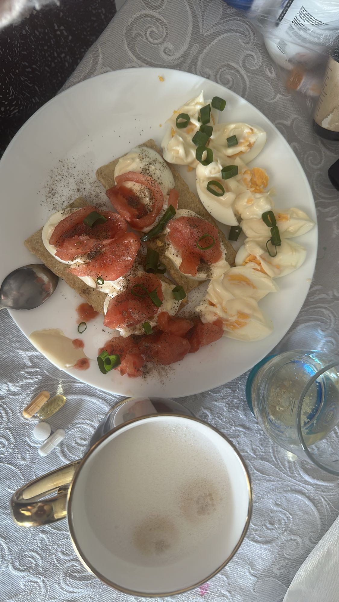 Jajka z chrupkim pieczywem