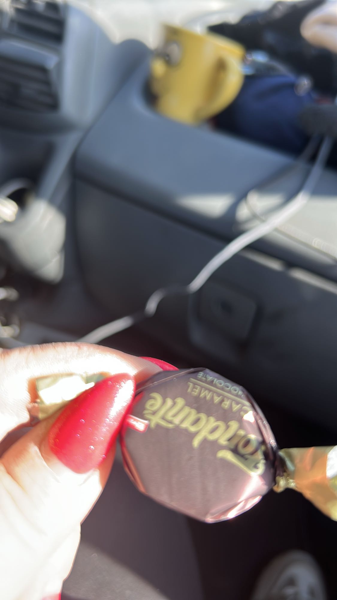 Cukierek czekoladowy z karmelem