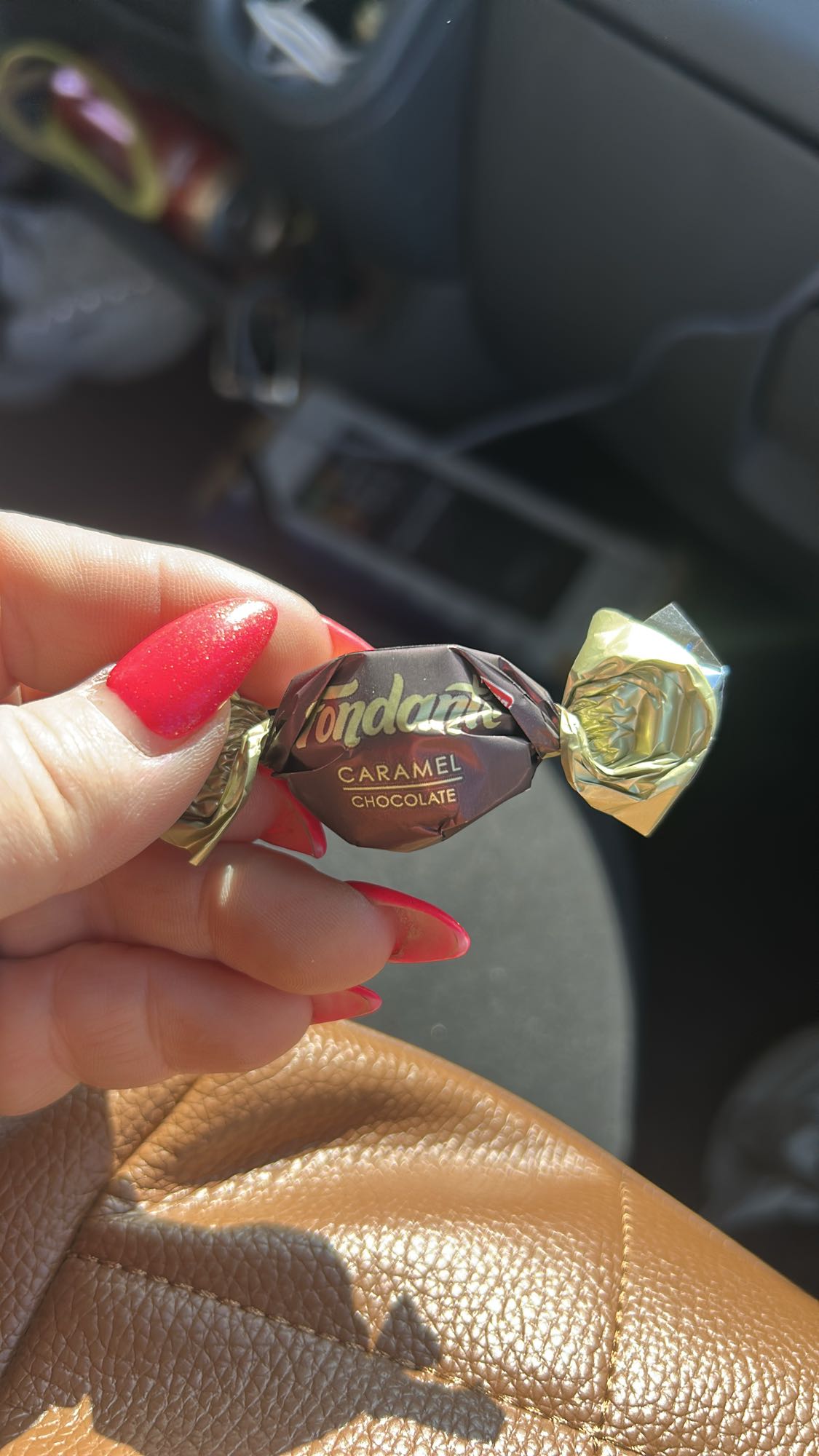 Cukierek karmelowy czekoladowy