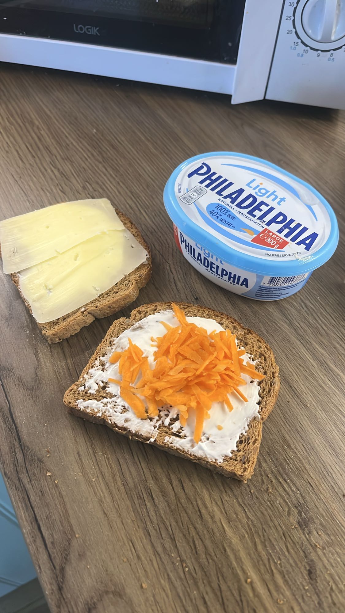 Ost- och morotsmackor