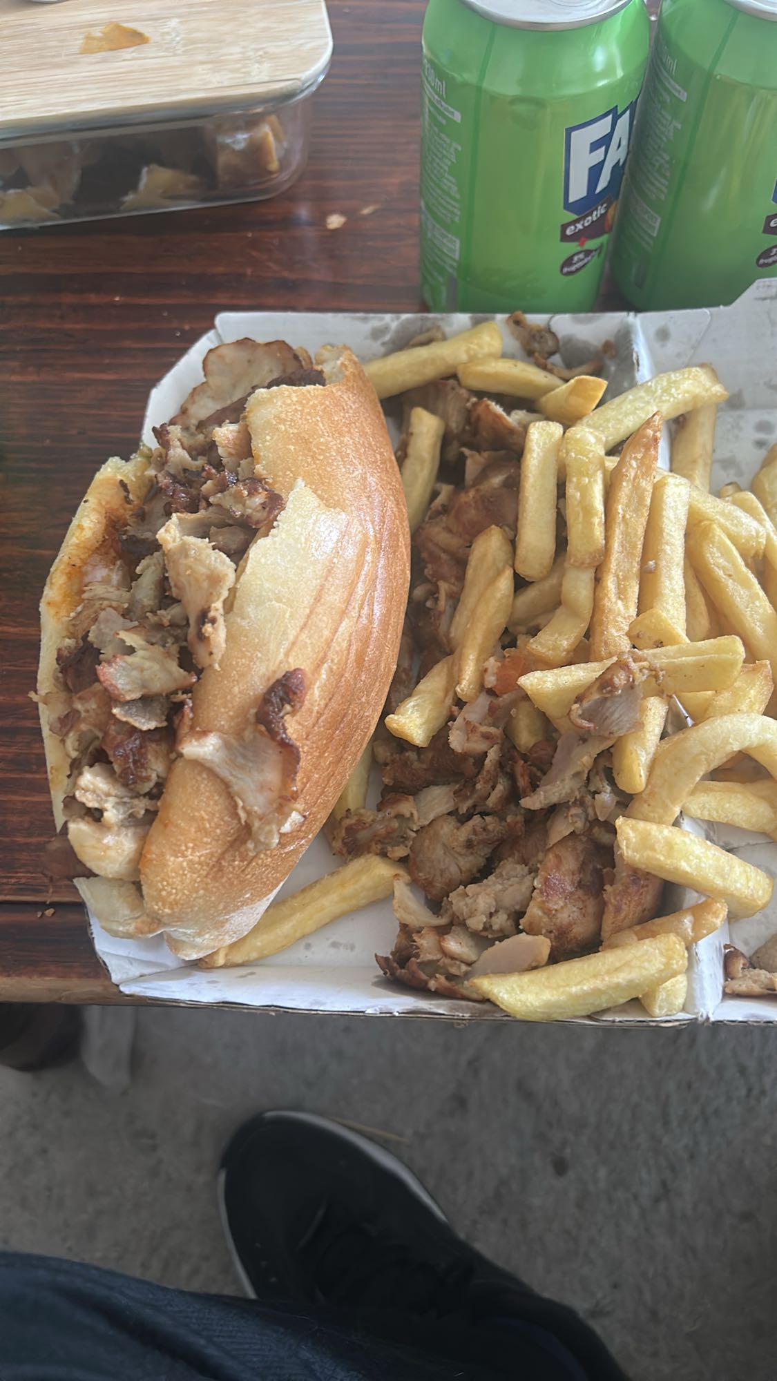 Kebab sandwich et frites