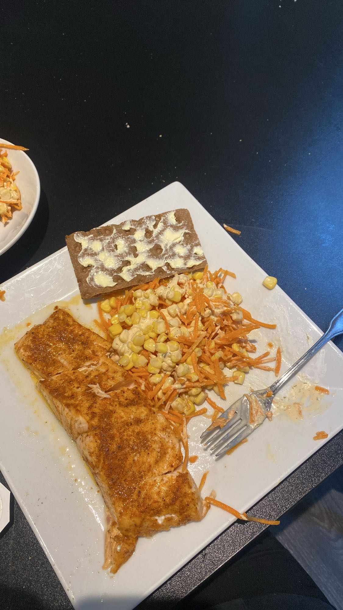 Lax med råkost och knäckebröd