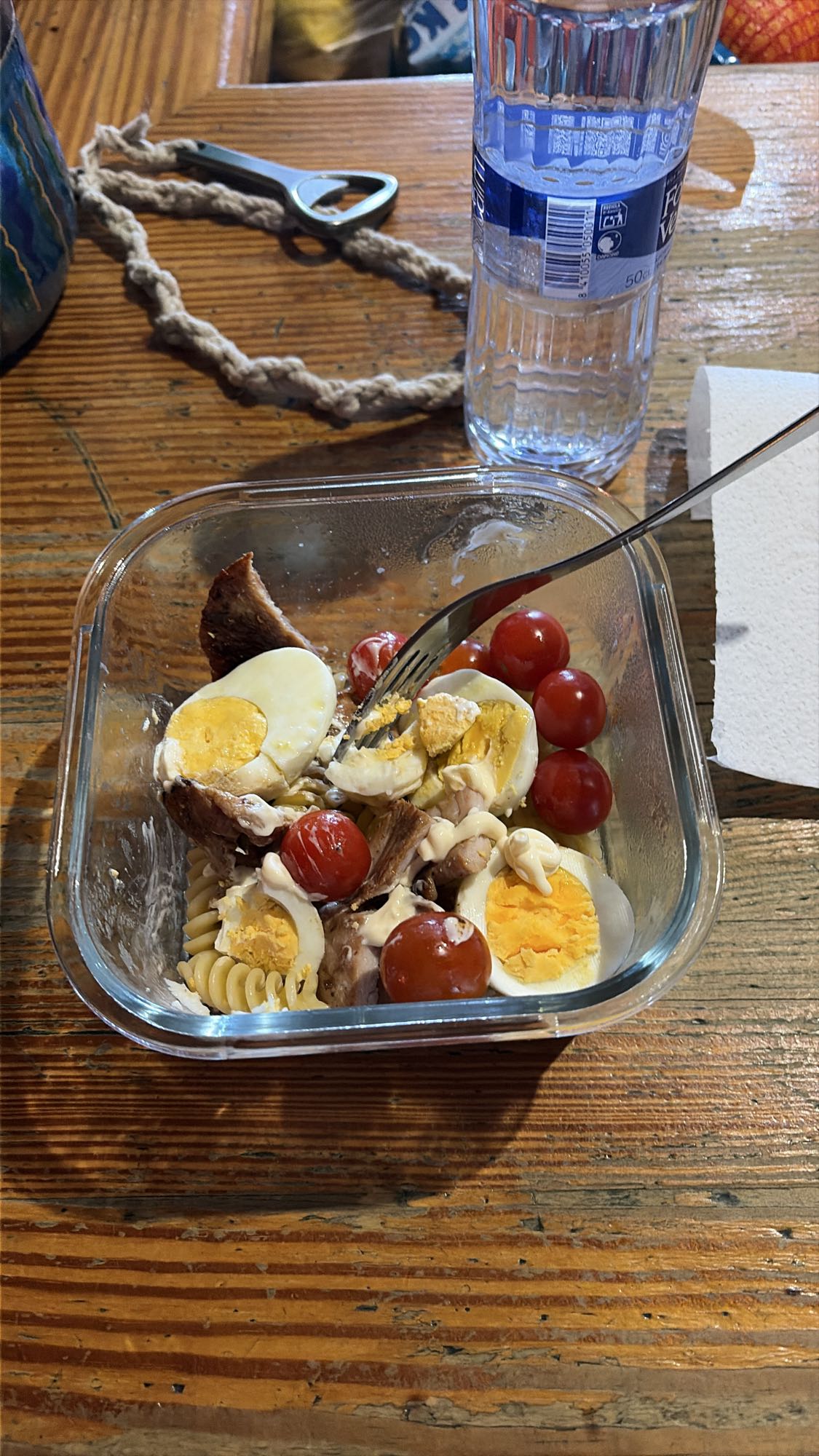 Ensalada de pasta y huevo