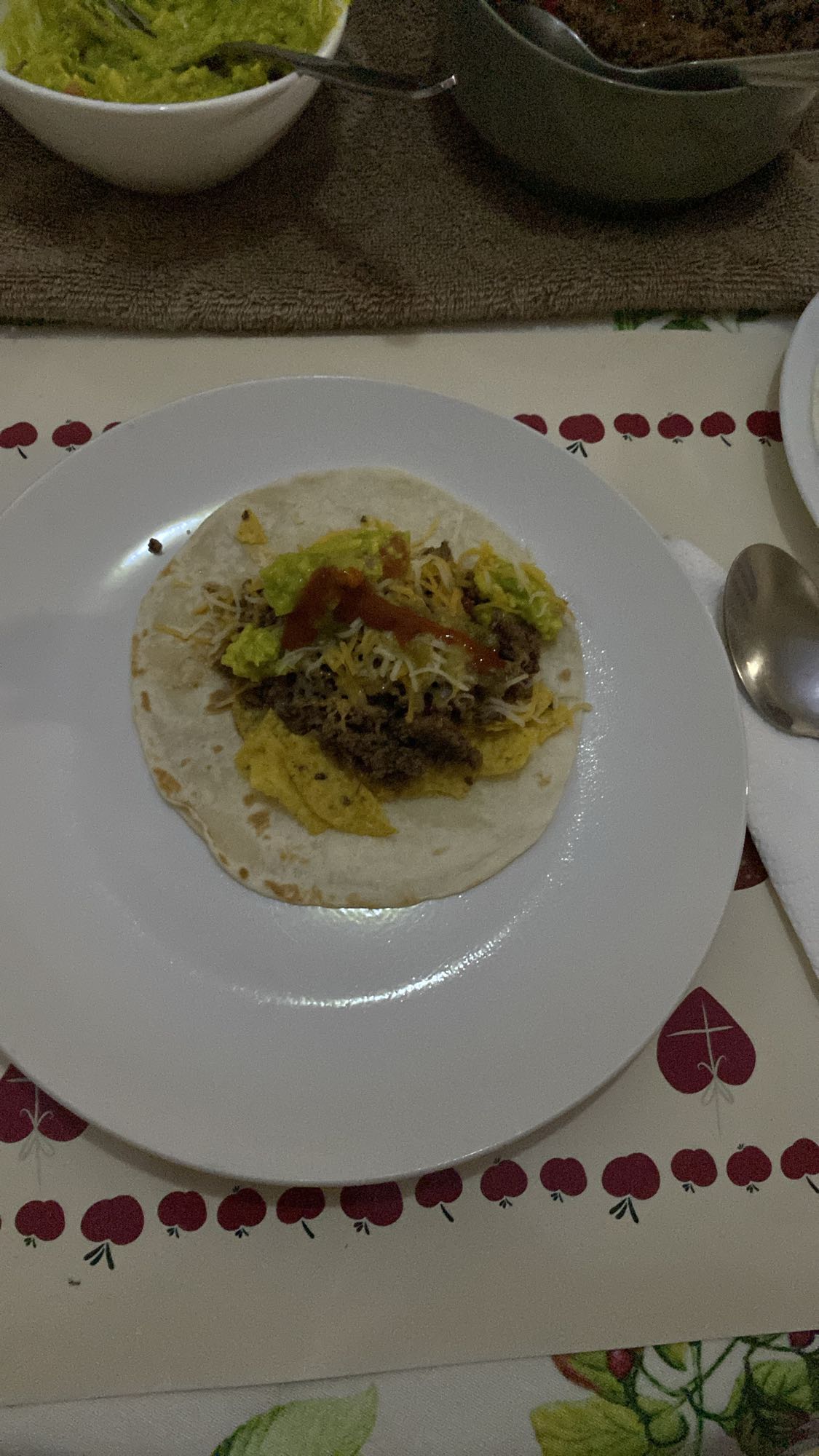 taco con carne y guacamole